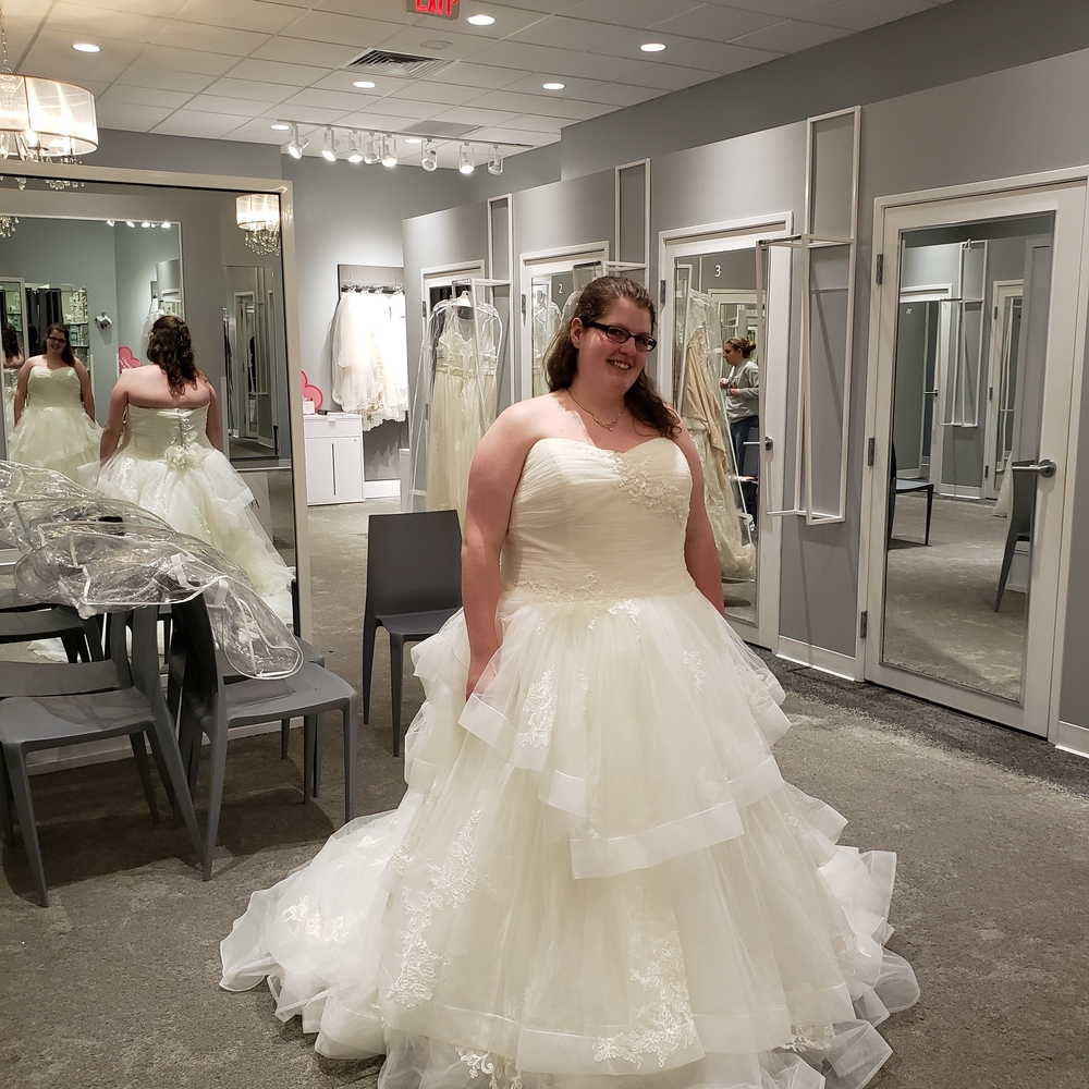 Vera Wang White Strapless Wedding Dress
